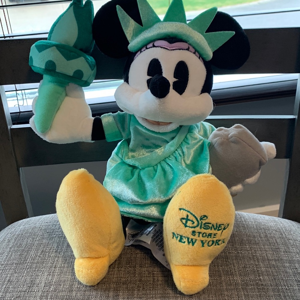 Disney Store New York Minnie Mouse Plush - Statue of Liberty
